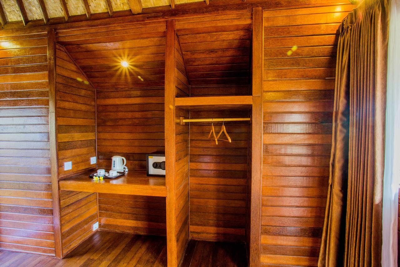 Samanta Huts Hotel Nusa Lembongan  Exterior photo