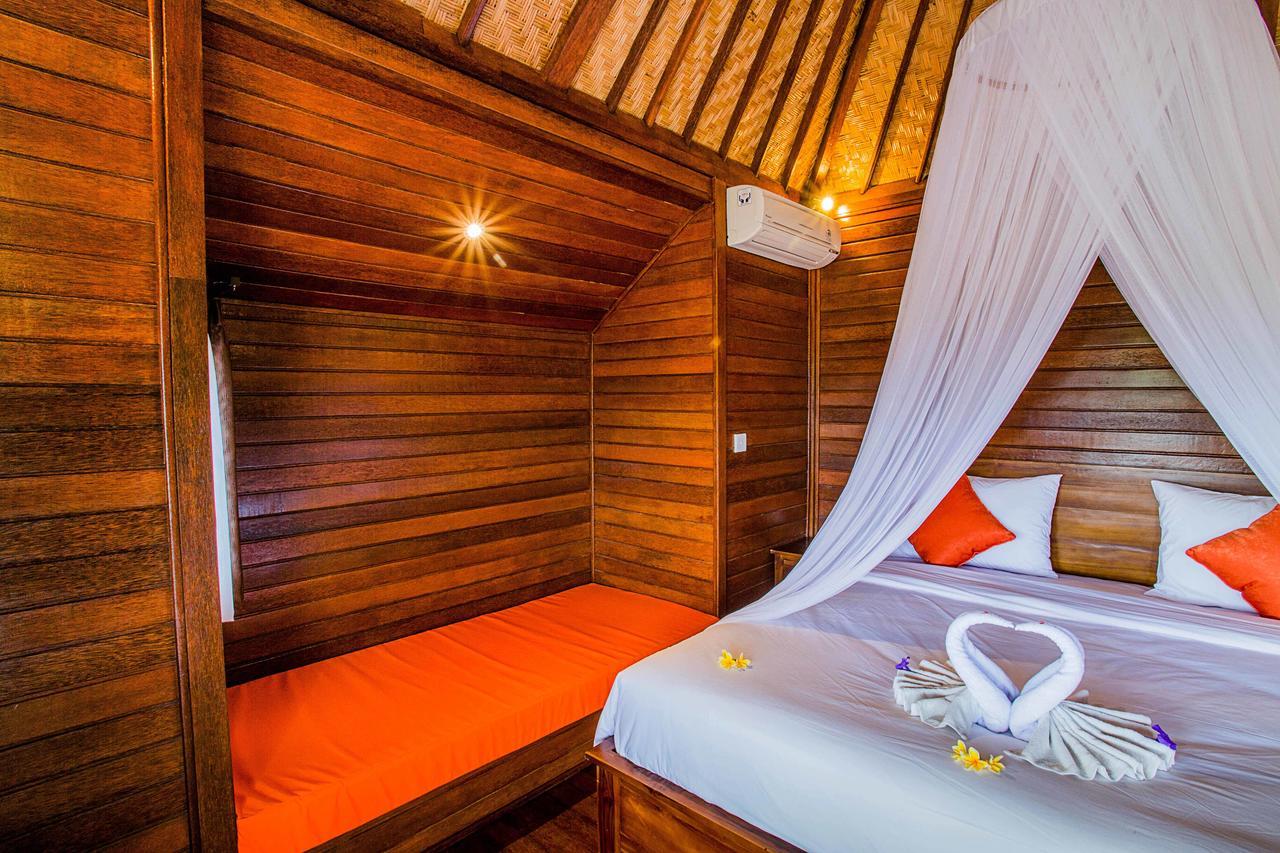 Samanta Huts Hotel Nusa Lembongan  Exterior photo